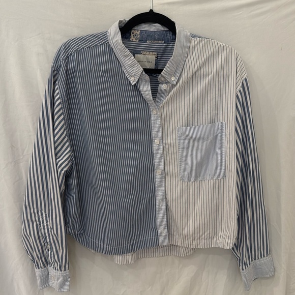 American Eagle Cropped Oxford Button Up Shirt - Picture 1 of 3